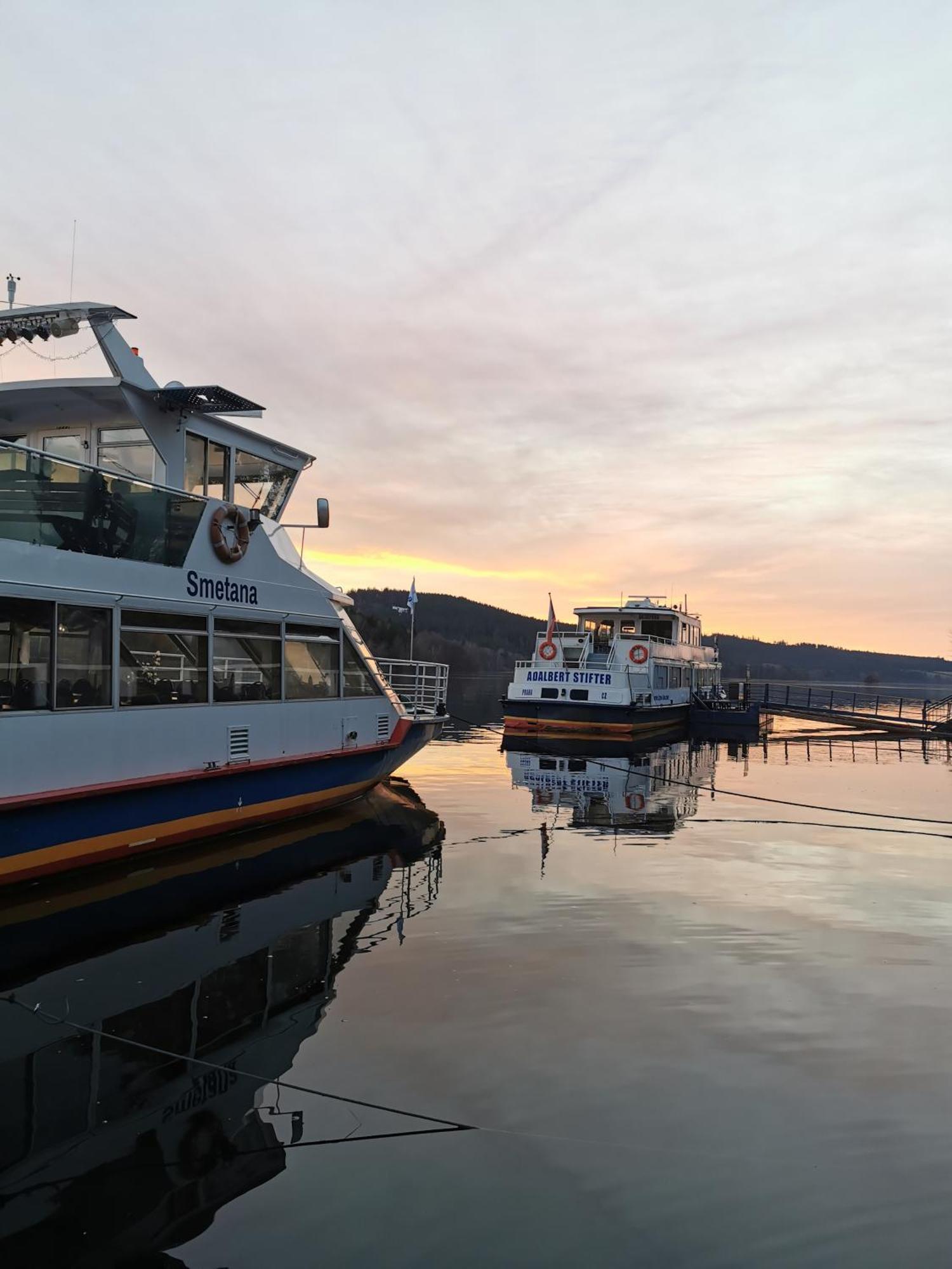 Apartman S Terasou A Vyhledem Na Jezero Lipno Kovarov  Exterior foto
