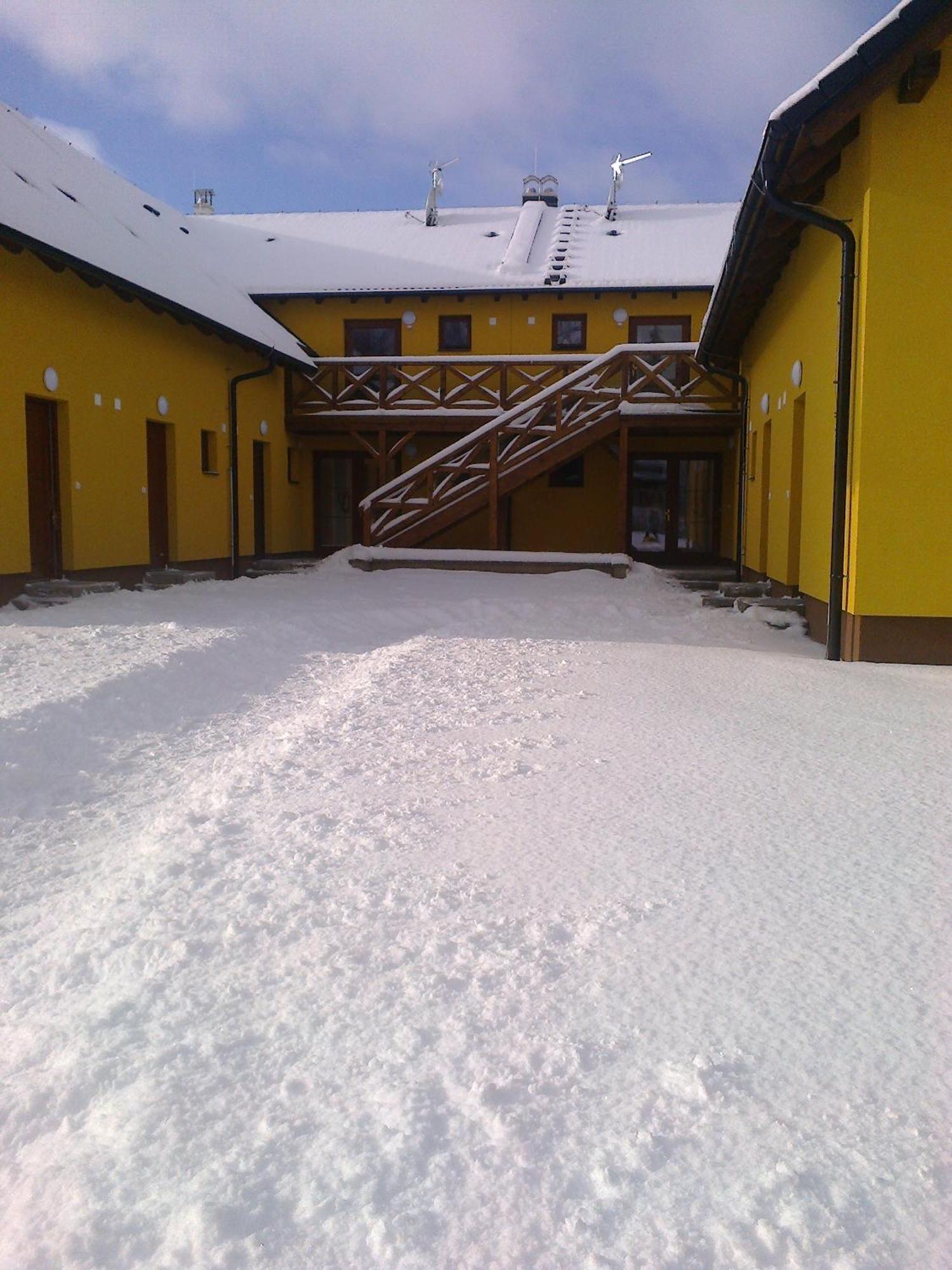 Apartman S Terasou A Vyhledem Na Jezero Lipno Kovarov  Exterior foto